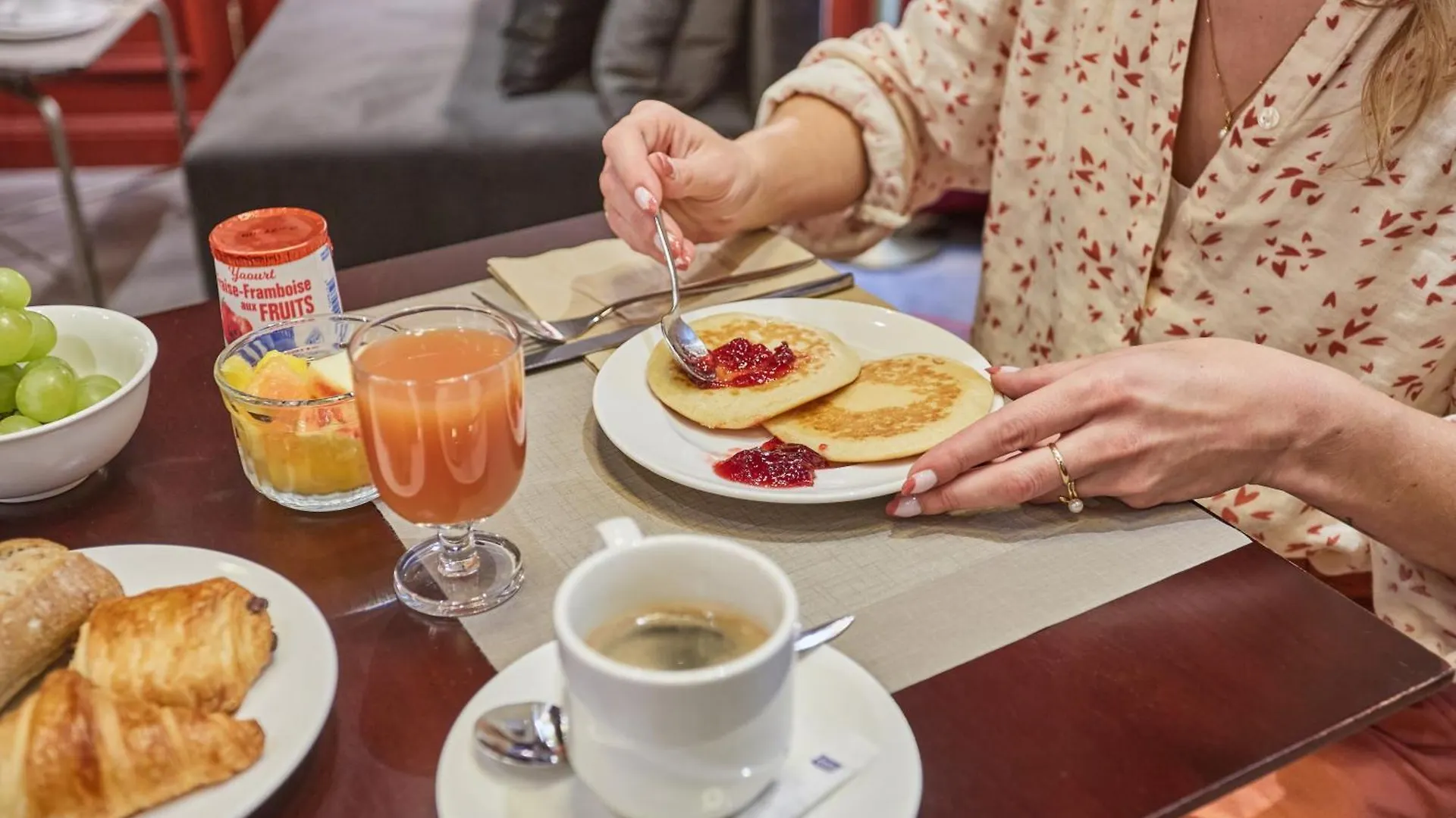 Hotel Lux Picpus Paris
