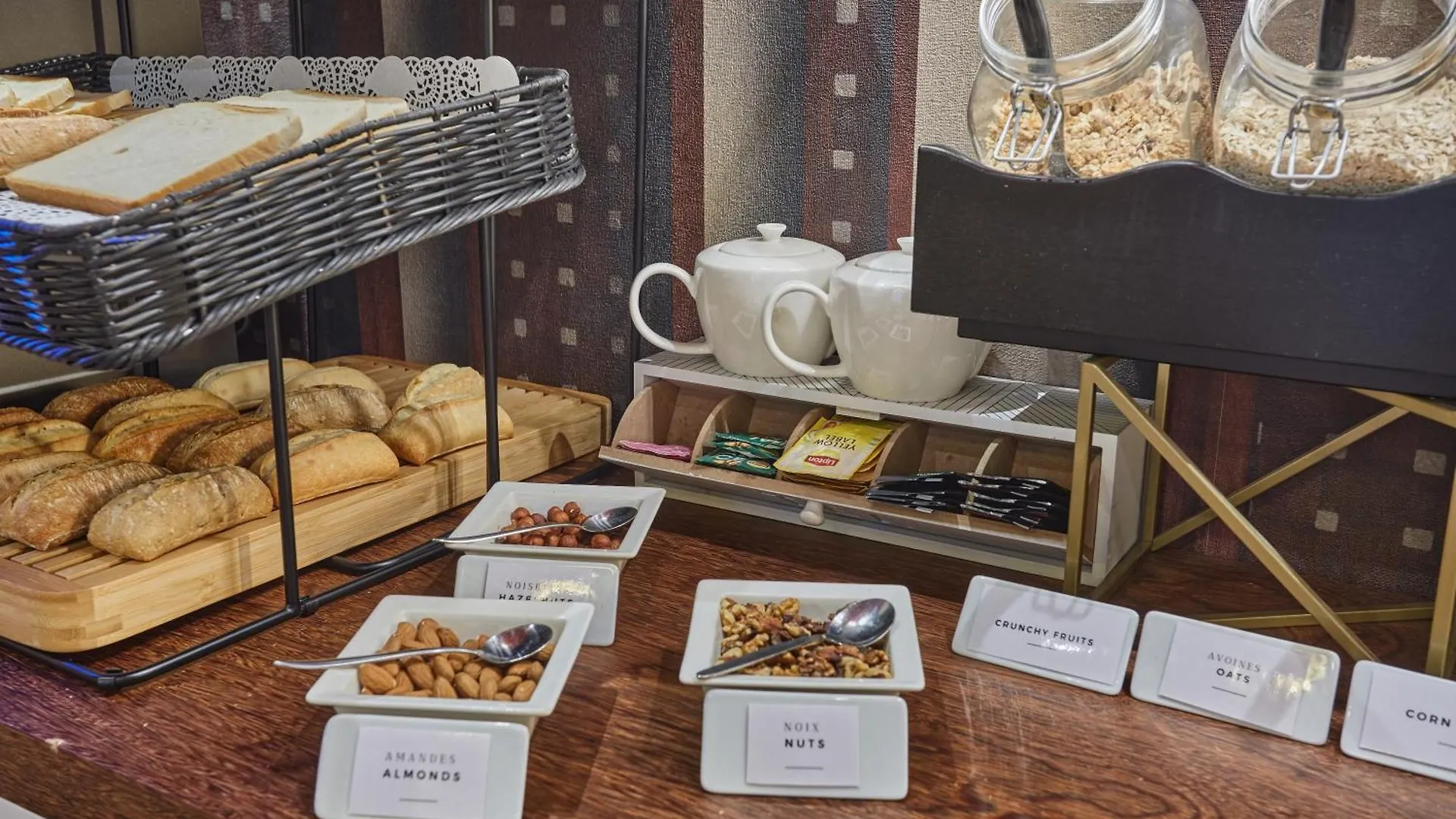 ***  Hotel Lux Picpus Paris France