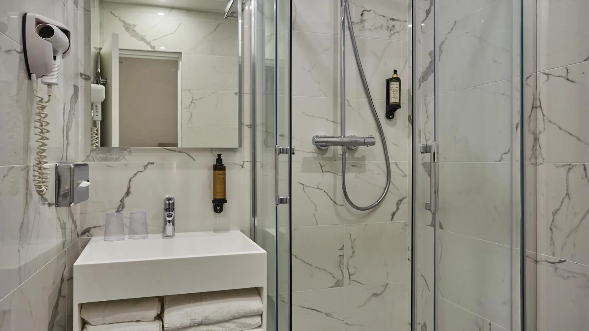 Hotel Lux Picpus Paris