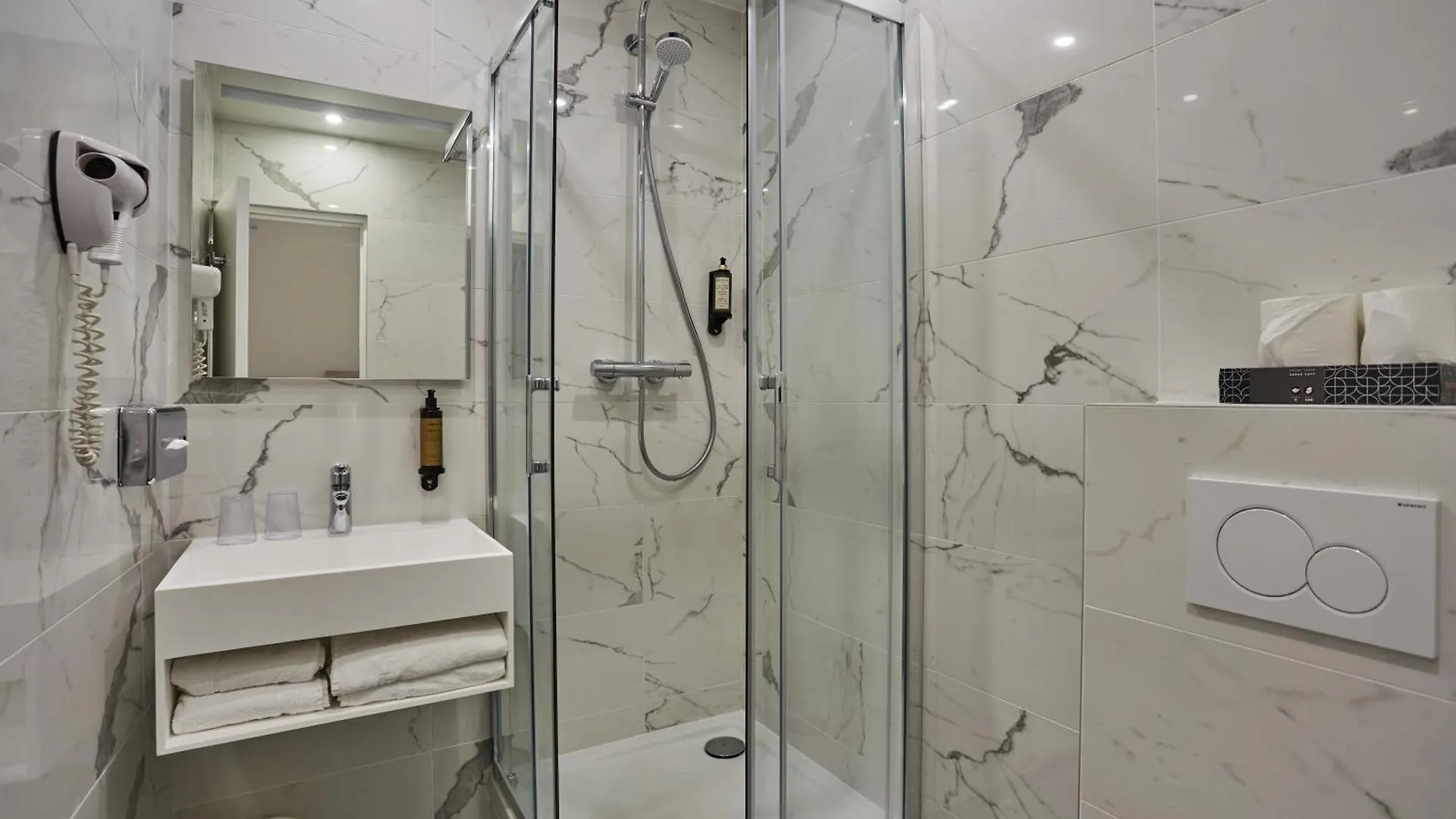 Hotel Lux Picpus Paris